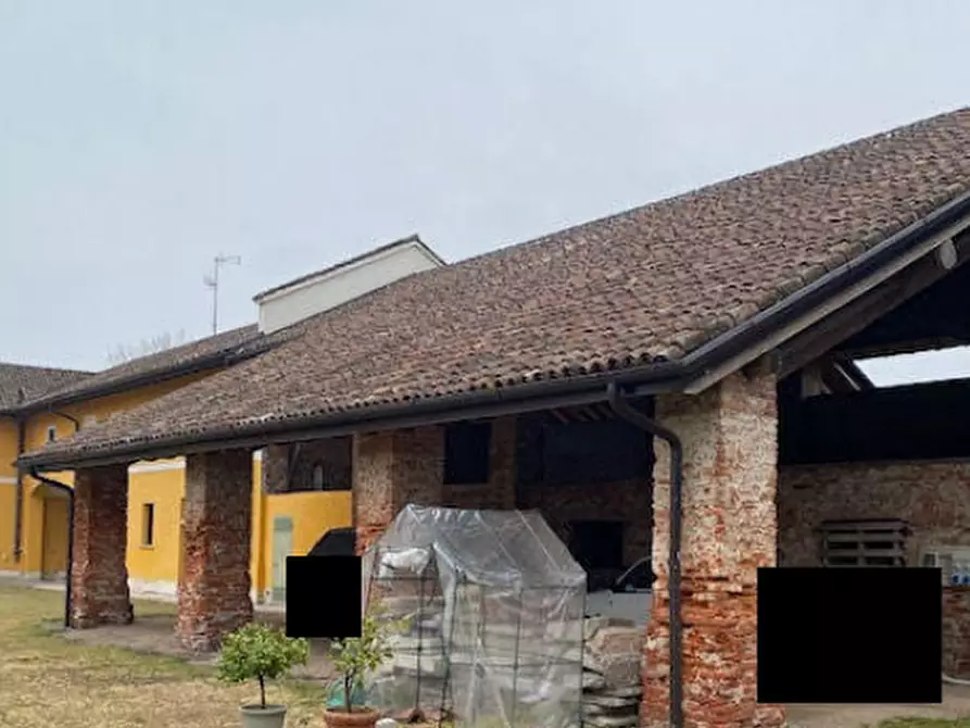 Immagine 10 di Stabile in vendita  in Strada di Sopra  a Vigevano