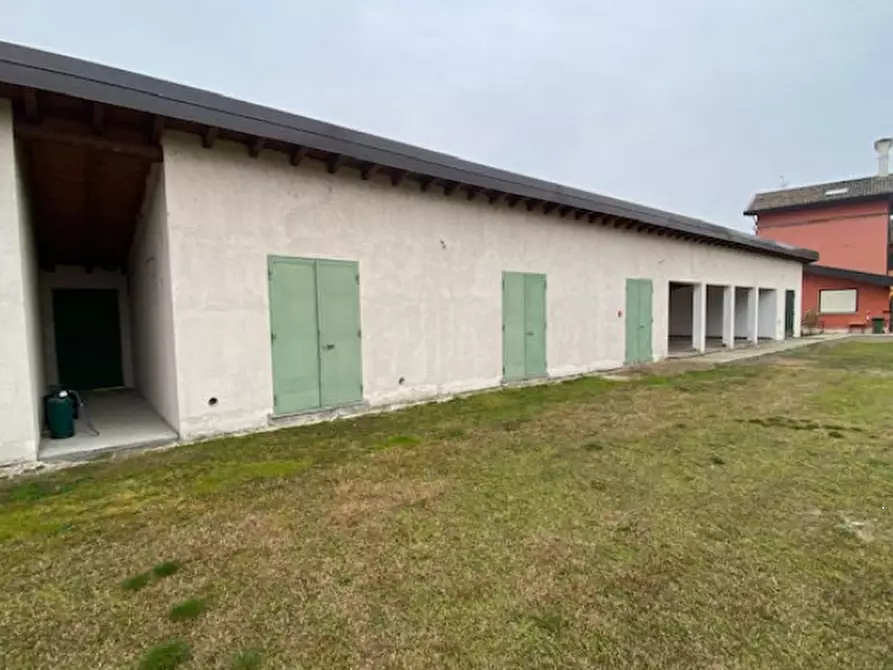 Immagine 6 di Stabile in vendita  in Strada di Sopra  a Vigevano