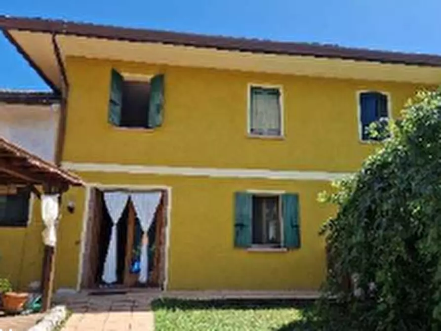 Immagine 1 di Appartamento in vendita  in Via Boschi a Paese