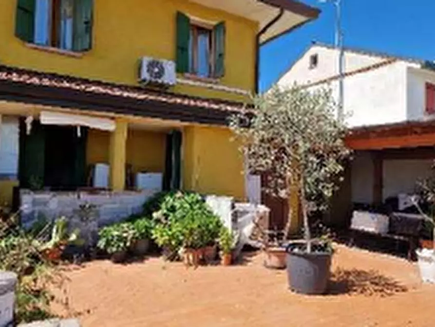 Immagine 2 di Appartamento in vendita  in Via Boschi a Paese