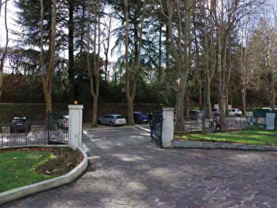 Immagine 2 di Magazzino in vendita  in Viale Giuseppe Mazzini a Valdobbiadene