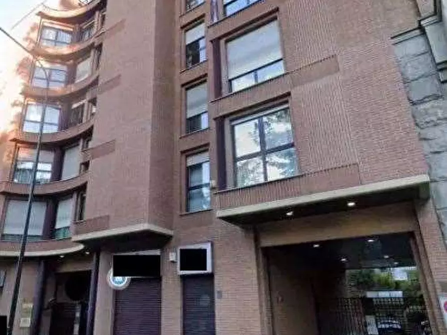 Immagine 1 di Garage in vendita  in Via Principi d’Acaja a Torino