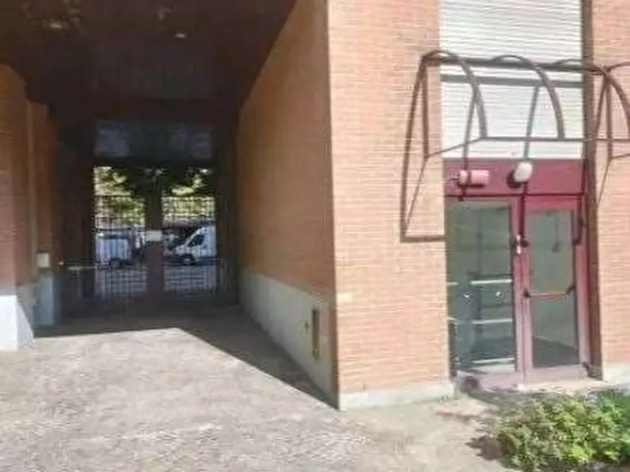 Immagine 2 di Garage in vendita  in Via Principi d’Acaja a Torino