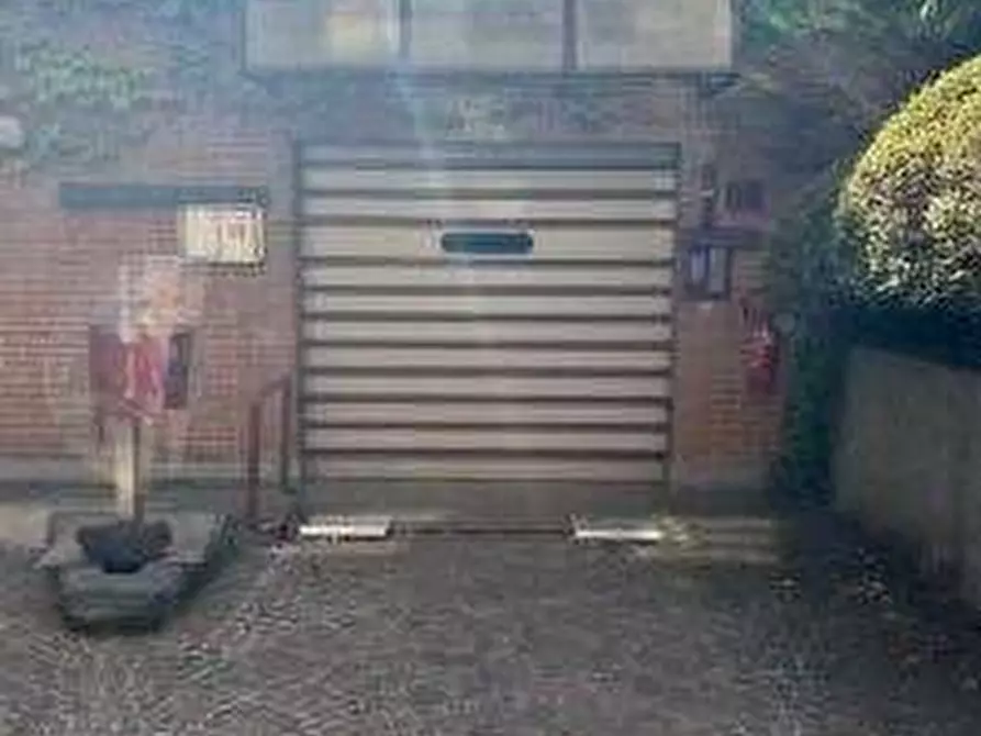 Immagine 14 di Garage in vendita  in Via Principi d’Acaja a Torino