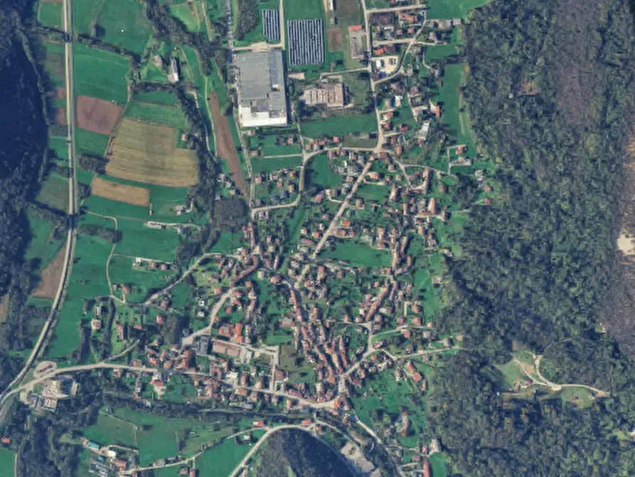 Immagine 13 di Appartamento in vendita  in Via Roma a Travesio