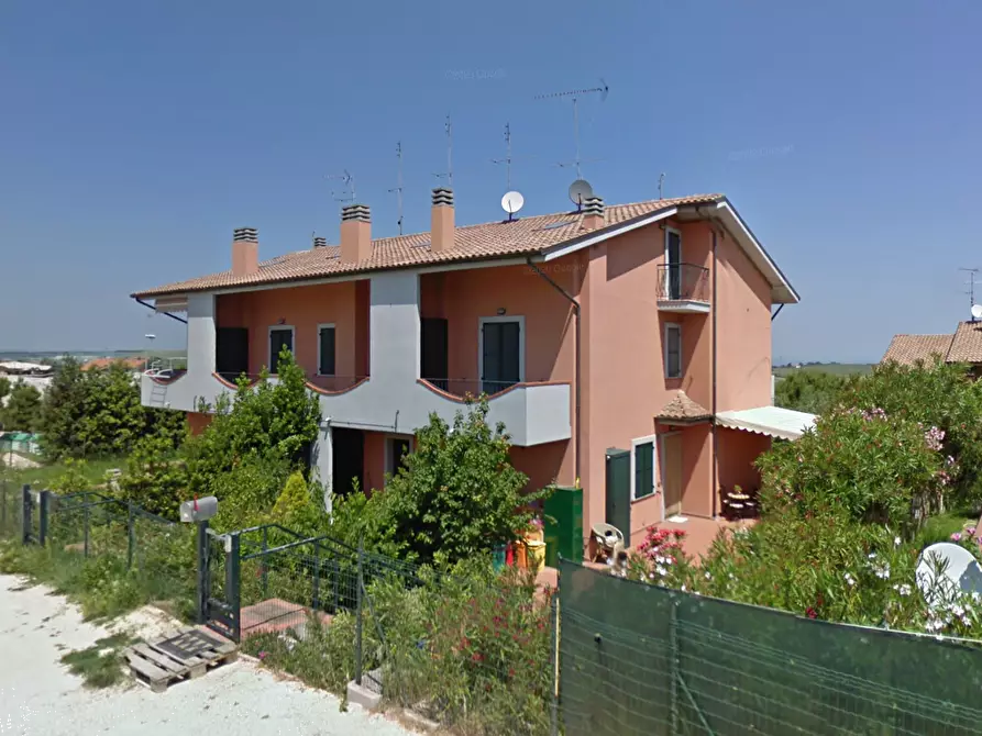 Immagine 4 di Appartamento in vendita  in Via Sardegna a San Costanzo