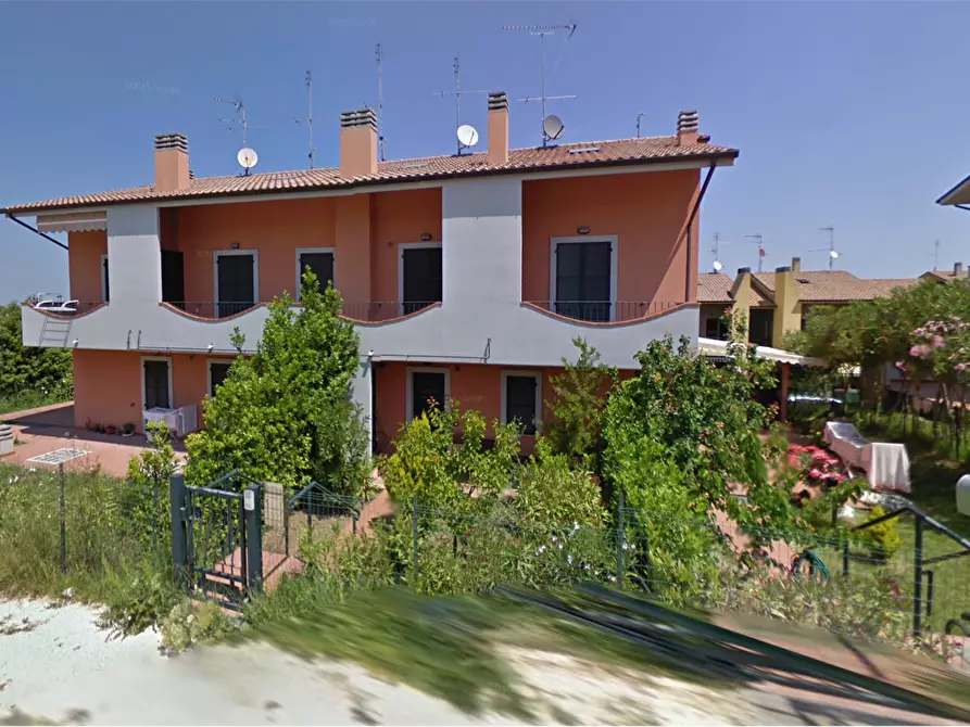 Immagine 10 di Appartamento in vendita  in Via Sardegna a San Costanzo