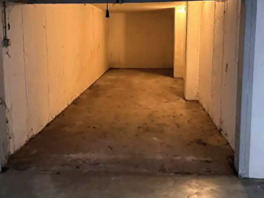 Immagine 10 di Garage in vendita  in Viale Quattro Novembre a Treviso