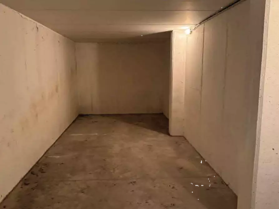 Immagine 11 di Garage in vendita  in Viale Quattro Novembre a Treviso