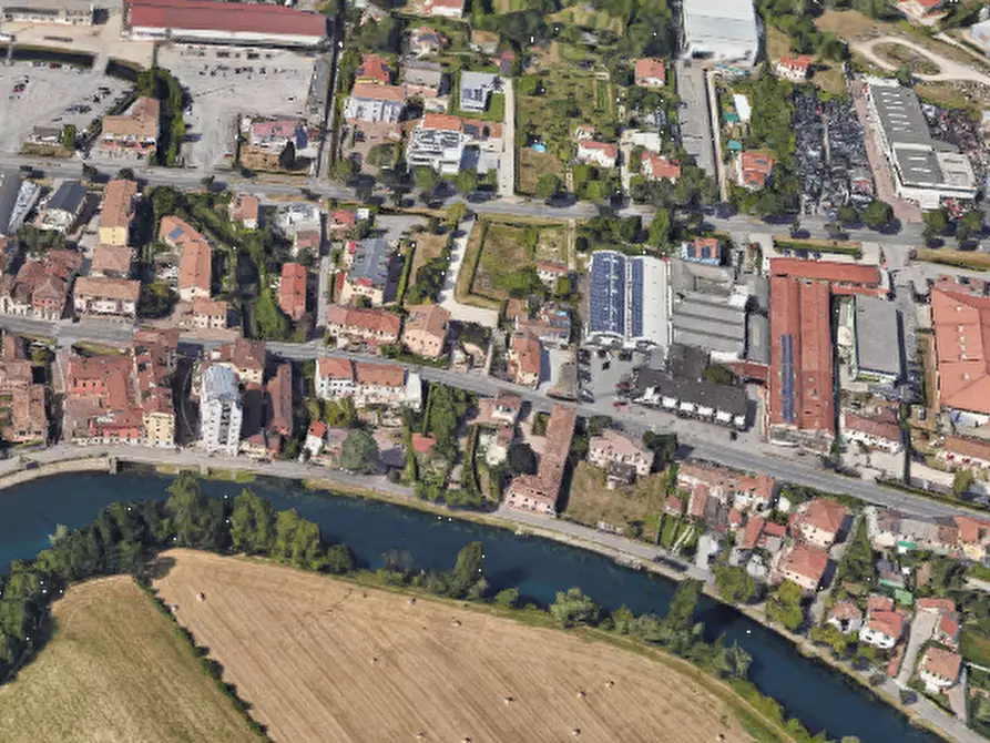 Immagine 16 di Garage in vendita  in Viale Quattro Novembre a Treviso