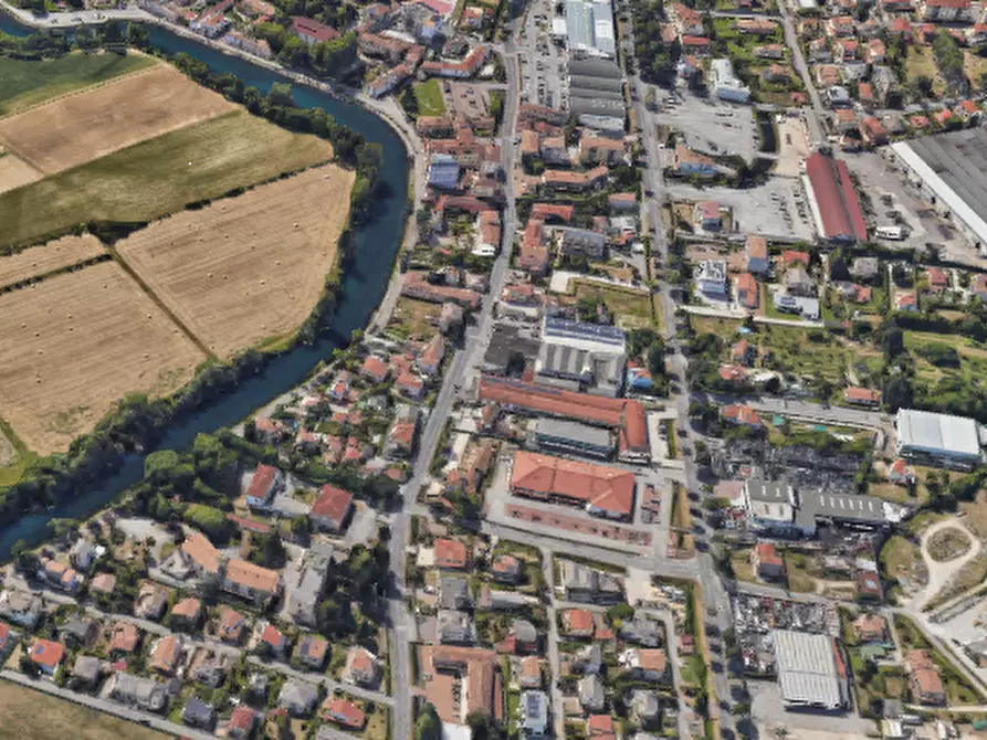 Immagine 19 di Garage in vendita  in Viale Quattro Novembre a Treviso