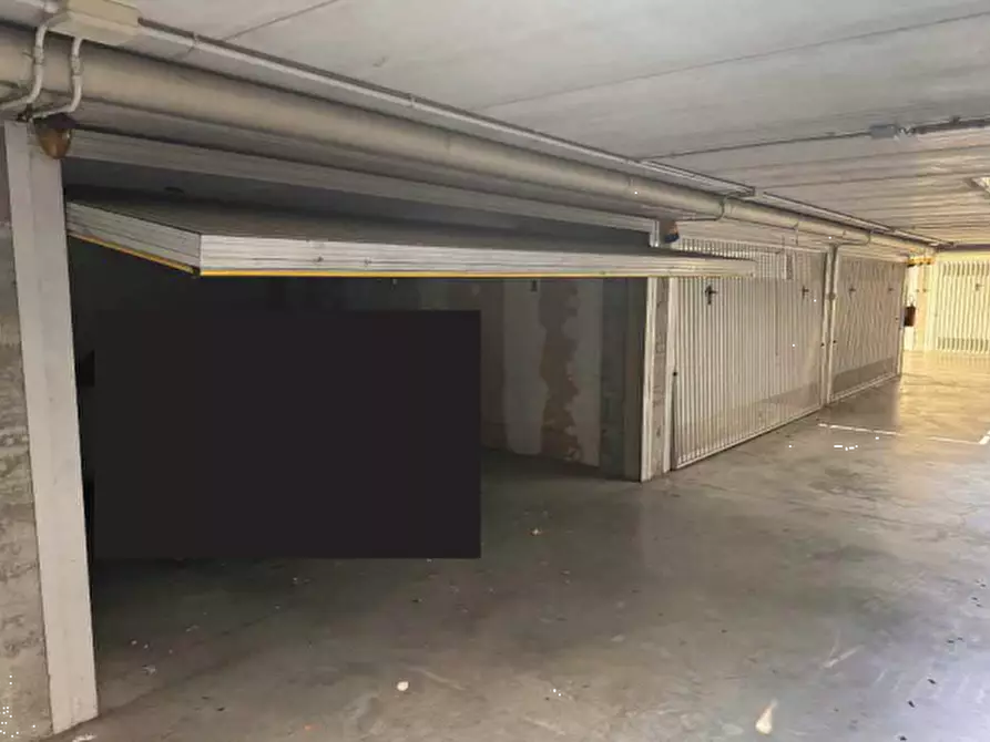 Immagine 4 di Garage in vendita  in Viale Quattro Novembre a Treviso