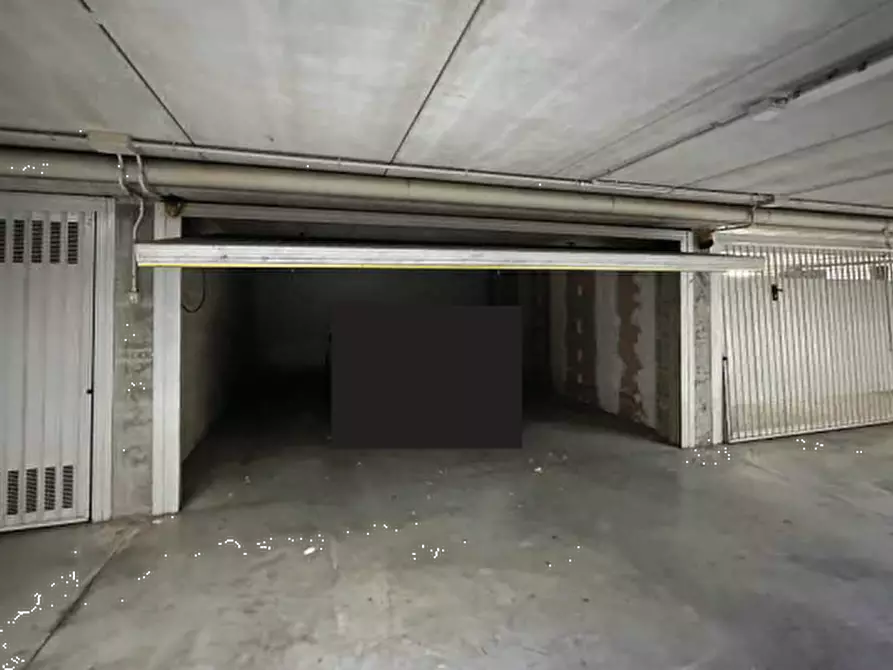 Immagine 5 di Garage in vendita  in Viale Quattro Novembre a Treviso