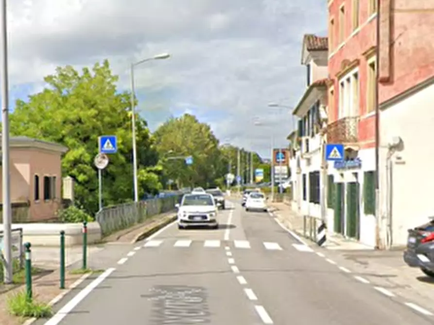 Immagine 7 di Garage in vendita  in Viale Quattro Novembre a Treviso