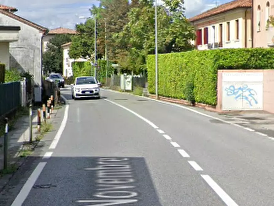 Immagine 9 di Garage in vendita  in Viale Quattro Novembre a Treviso
