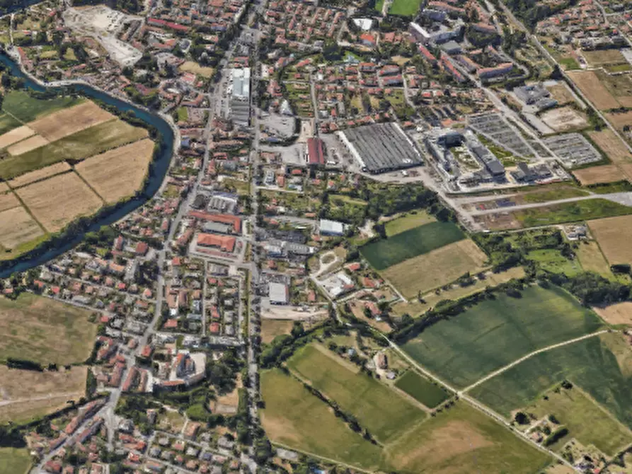 Immagine 15 di Garage in vendita  in Viale Quattro Novembre a Treviso