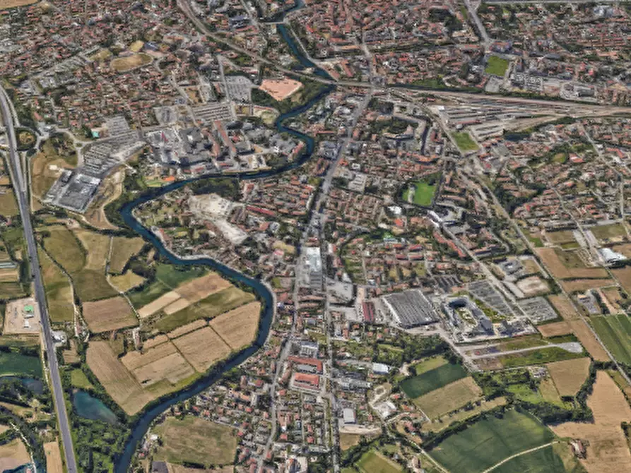 Immagine 18 di Garage in vendita  in Viale Quattro Novembre a Treviso