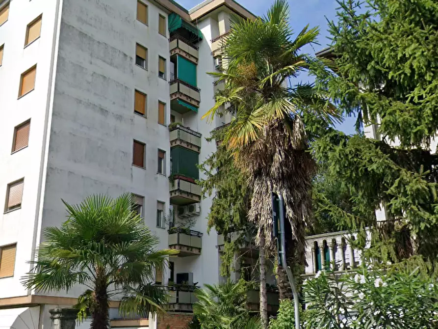 Immagine 10 di Appartamento in vendita  in Viale Pietro Zancanaro a Sacile