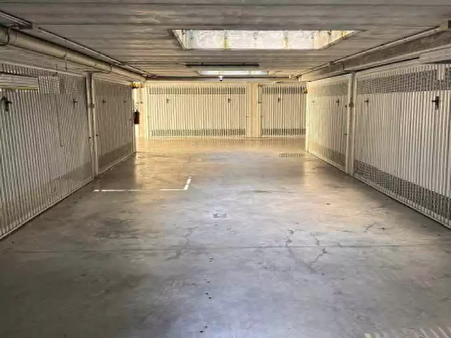 Immagine 5 di Garage in vendita  in Viale Quattro Novembre a Treviso
