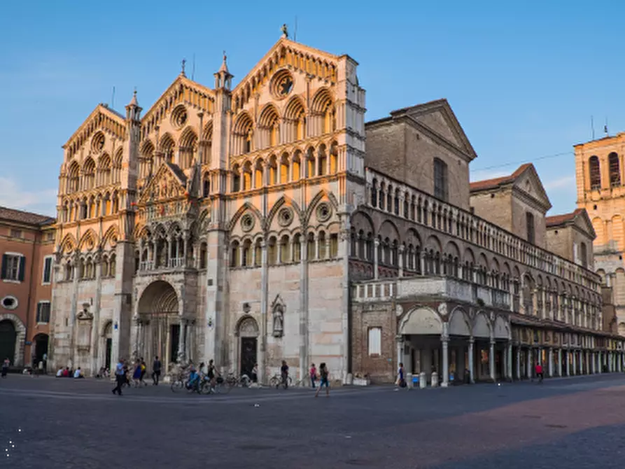 Immagine 16 di Appartamento in vendita  in Via Giuseppe Garibaldi a Ferrara