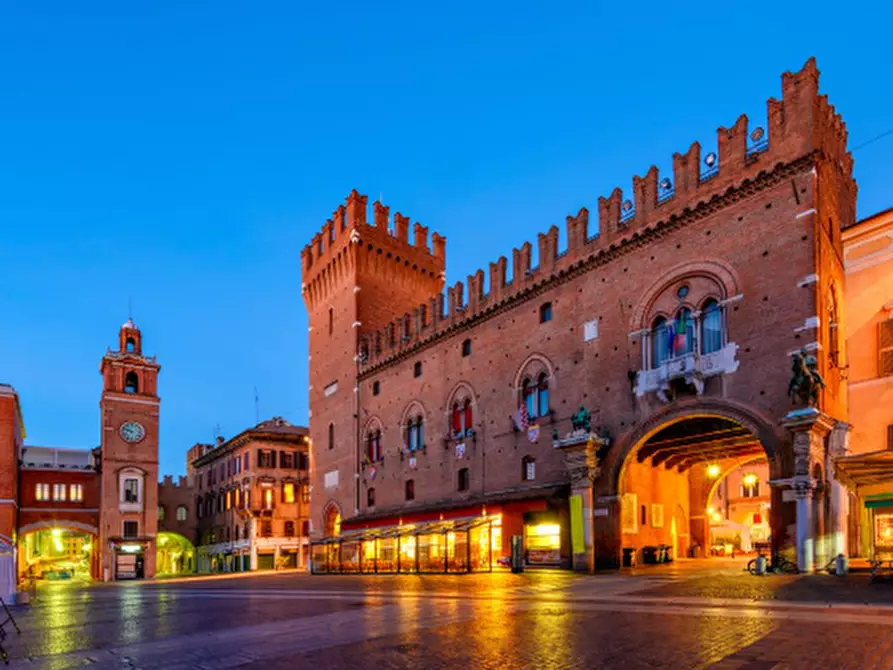 Immagine 18 di Appartamento in vendita  in Via Giuseppe Garibaldi a Ferrara