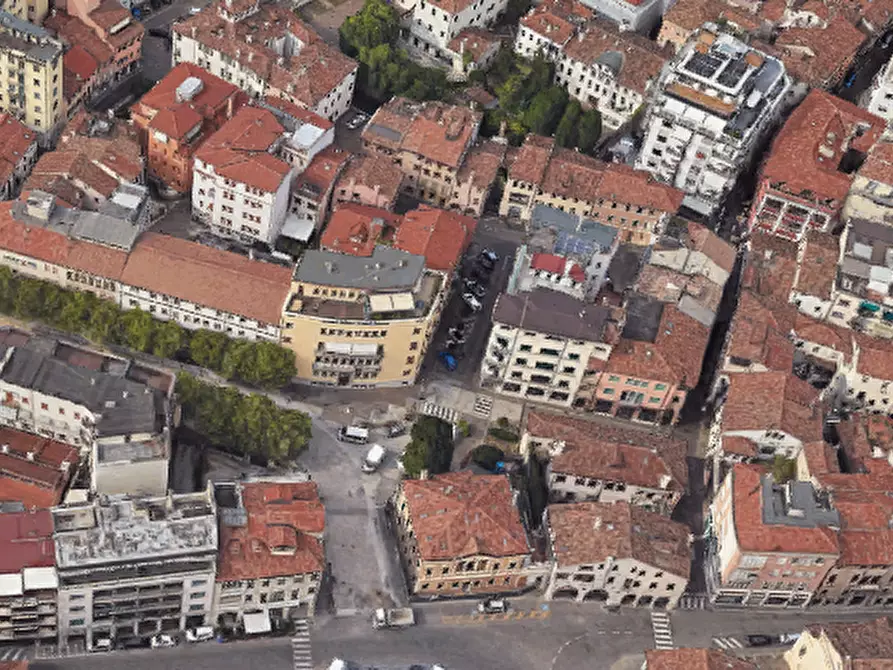 Immagine 12 di Appartamento in vendita  in Via Avogari a Treviso