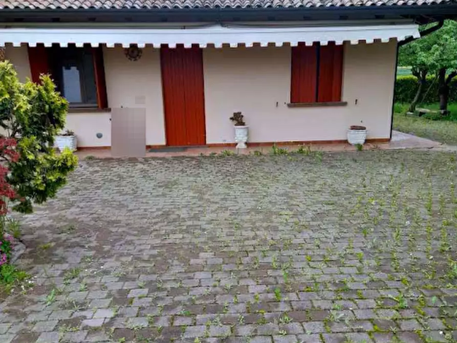 Immagine 3 di Casa indipendente in vendita  in Via Villa Varda di San Cassiano a Brugnera