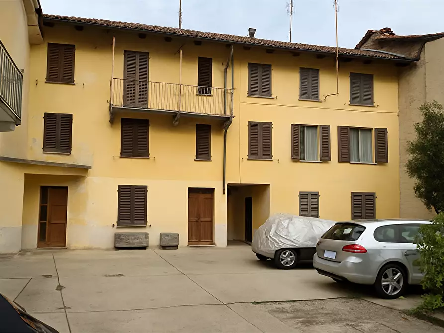 Immagine 1 di Appartamento in vendita  in via Roma  a Revigliasco D'asti