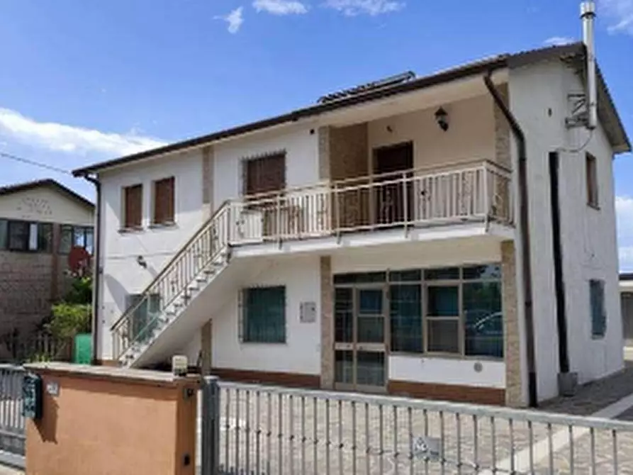 Immagine 1 di Porzione di casa in vendita  in Strada Jolanda Bonaglia a Jolanda Di Savoia