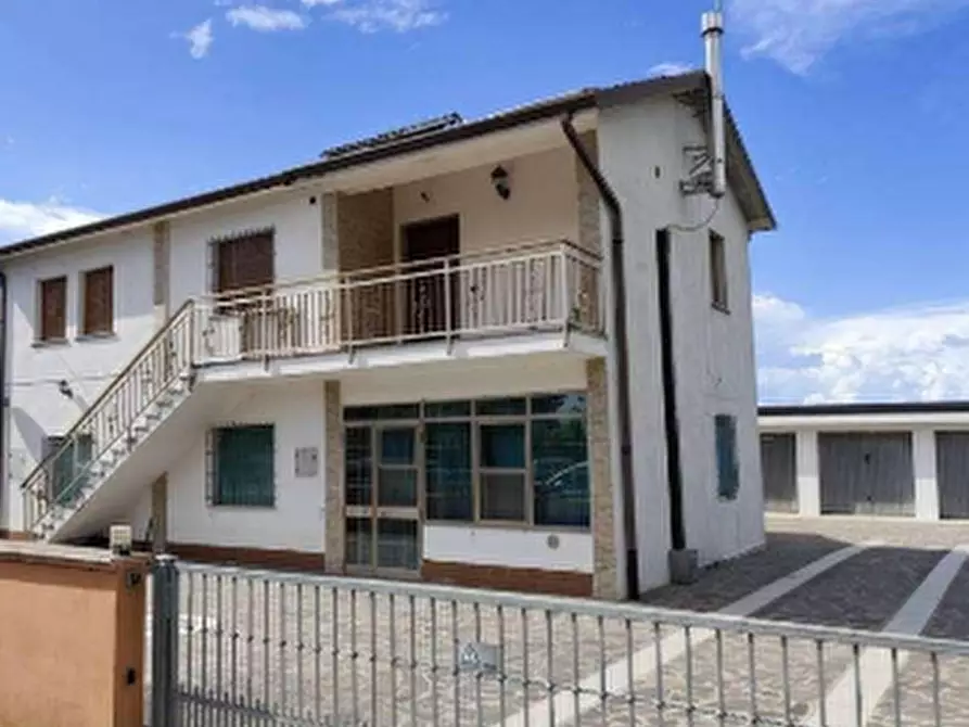 Immagine 3 di Porzione di casa in vendita  in Strada Jolanda Bonaglia a Jolanda Di Savoia