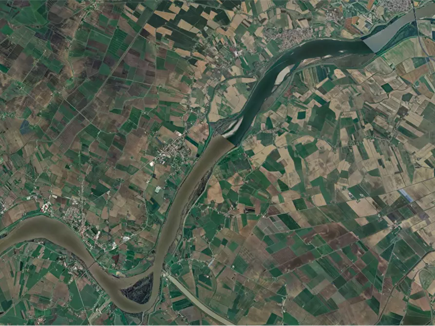 Immagine 14 di Stabile in vendita  in Via Provinciale a Gaiba