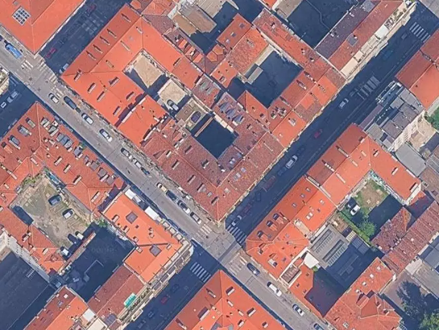 Immagine 10 di Negozio in vendita  in Via Napione a Torino