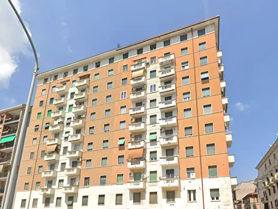 Immagine 1 di Appartamento in vendita  in Piazza dell'Alberone a Roma