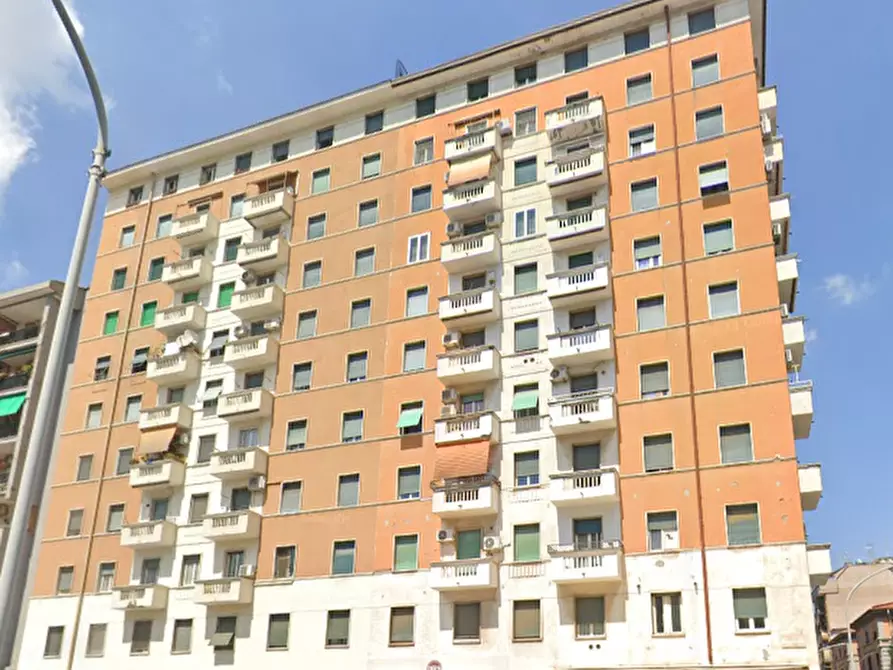 Immagine 2 di Appartamento in vendita  in Piazza dell'Alberone a Roma