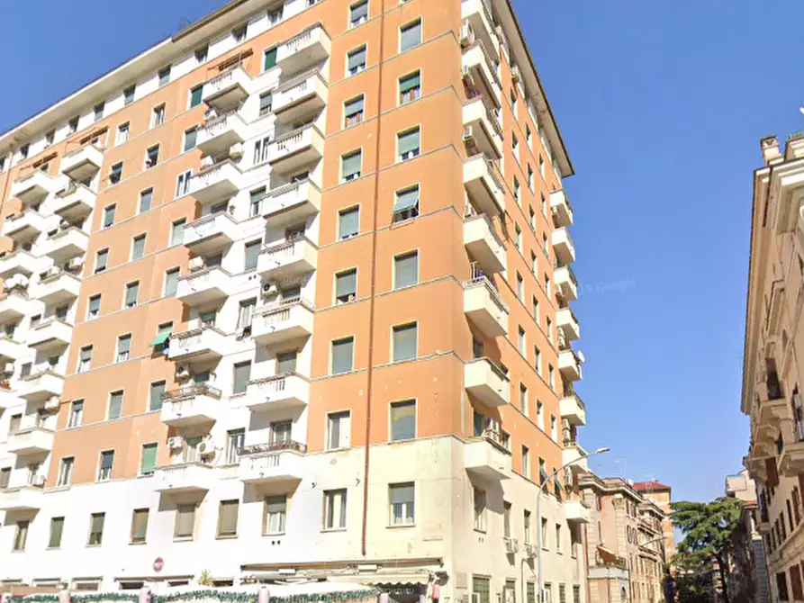 Immagine 10 di Appartamento in vendita  in Piazza dell'Alberone a Roma