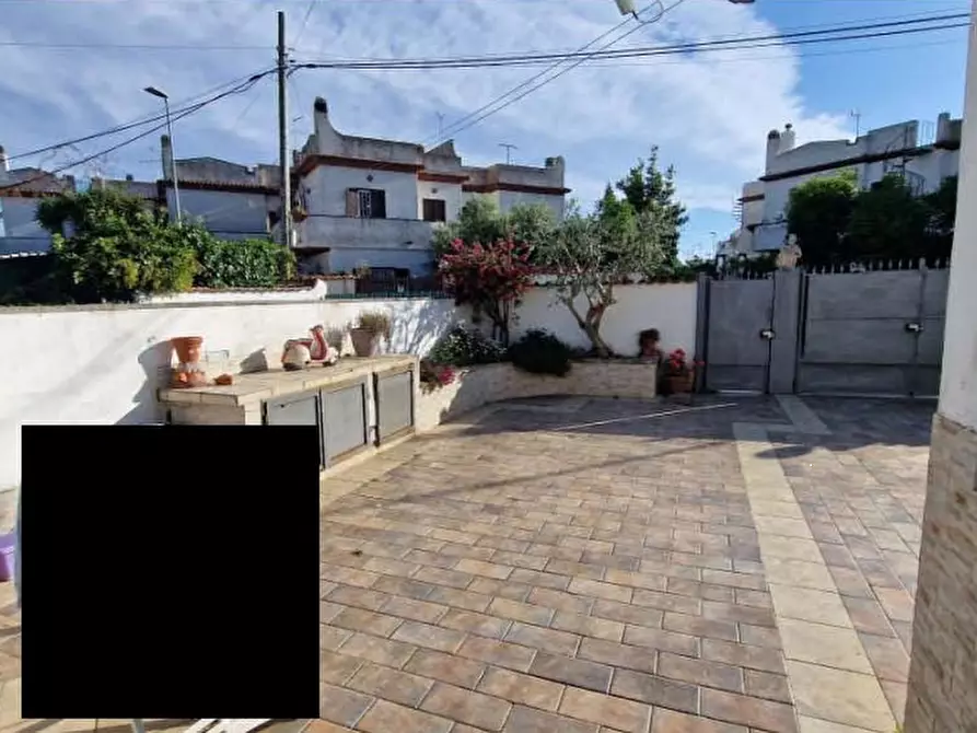 Immagine 3 di Appartamento in vendita  in Via Lago Trasimeno a Pomezia