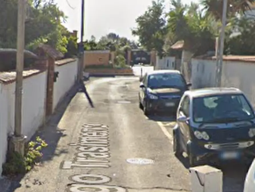 Immagine 9 di Appartamento in vendita  in Via Lago Trasimeno a Pomezia