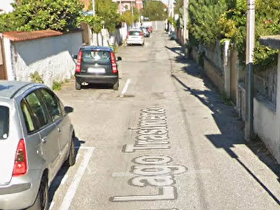 Immagine 10 di Appartamento in vendita  in Via Lago Trasimeno a Pomezia