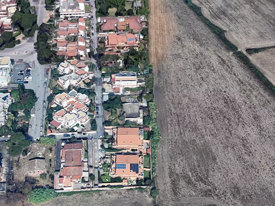 Immagine 11 di Appartamento in vendita  in Via Lago Trasimeno a Pomezia