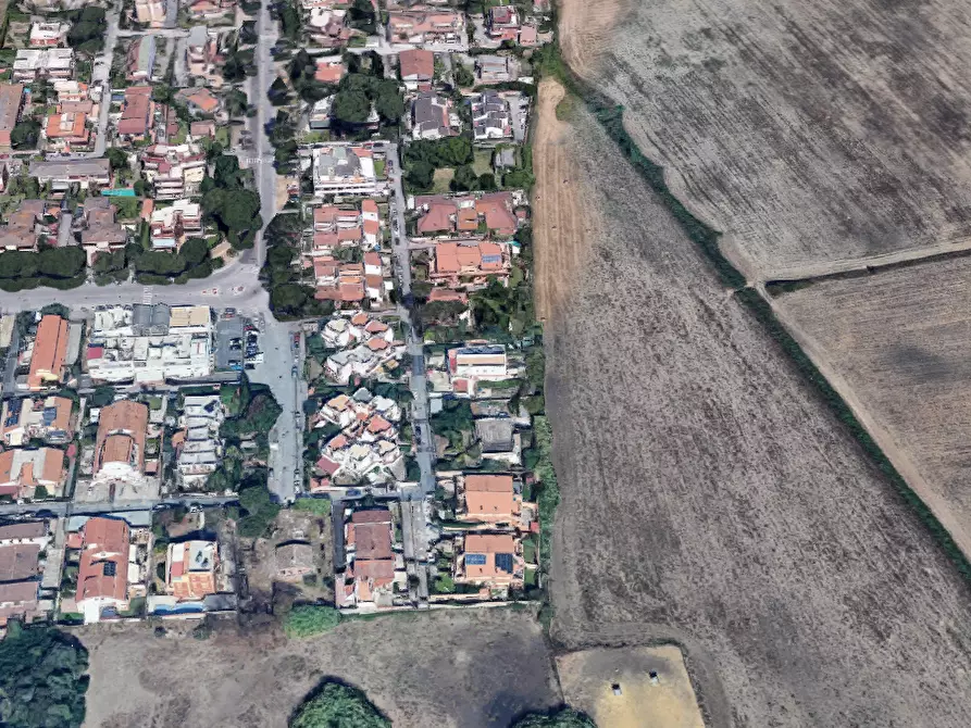 Immagine 12 di Appartamento in vendita  in Via Lago Trasimeno a Pomezia