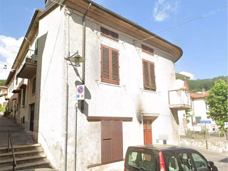 Immagine 4 di Porzione di casa in vendita  in Via Giulio Braga a Vaiano