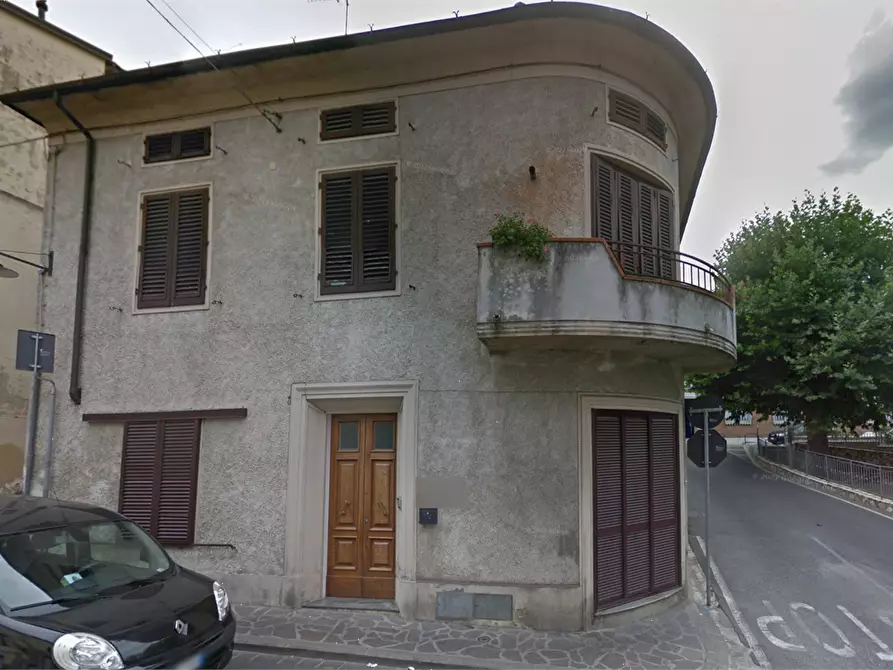 Immagine 10 di Porzione di casa in vendita  in Via Giulio Braga a Vaiano