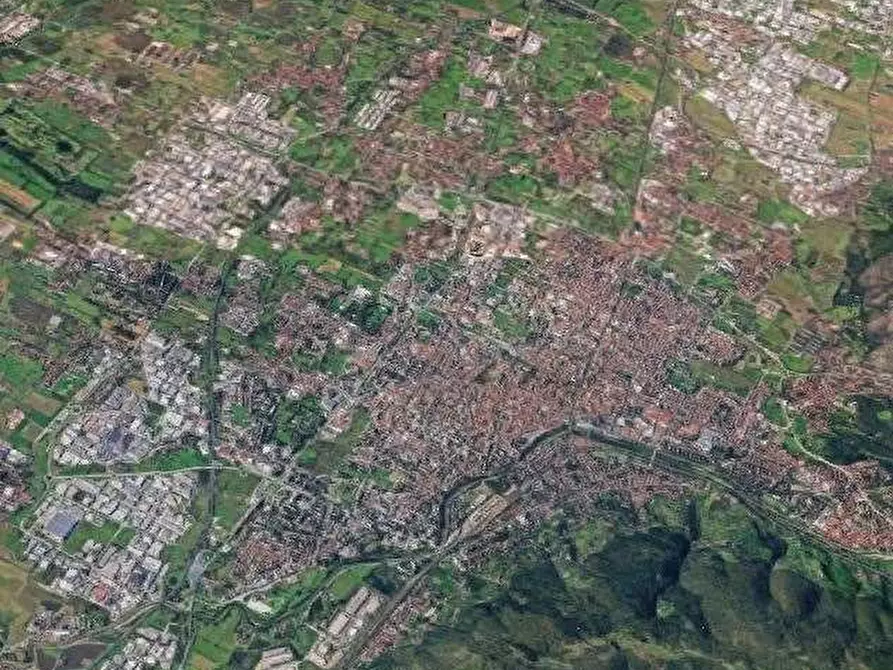 Immagine 19 di Appartamento in vendita  in Via Niccolò Tommaseo a Prato