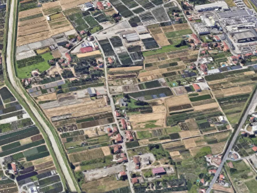 Immagine 3 di Magazzino in vendita  in Via delle Capanne  a Pistoia