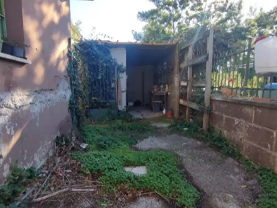 Immagine 5 di Laboratorio in vendita  in Via Lago di Nemi a Montecompatri