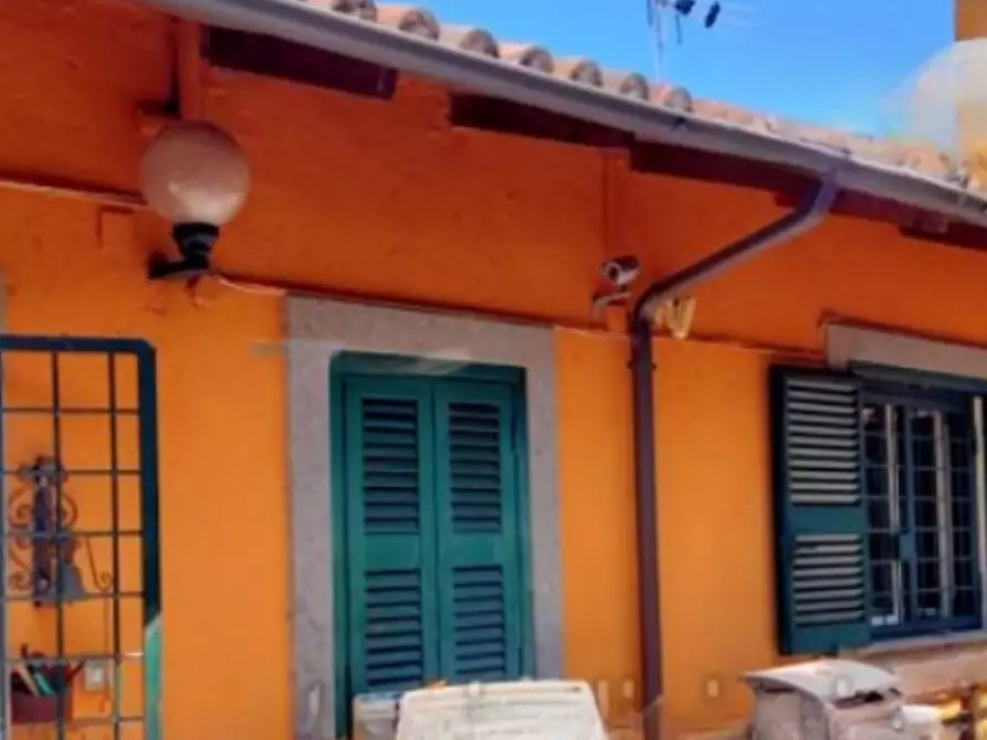 Immagine 4 di Villa in vendita  in Via Erode Attico a Roma