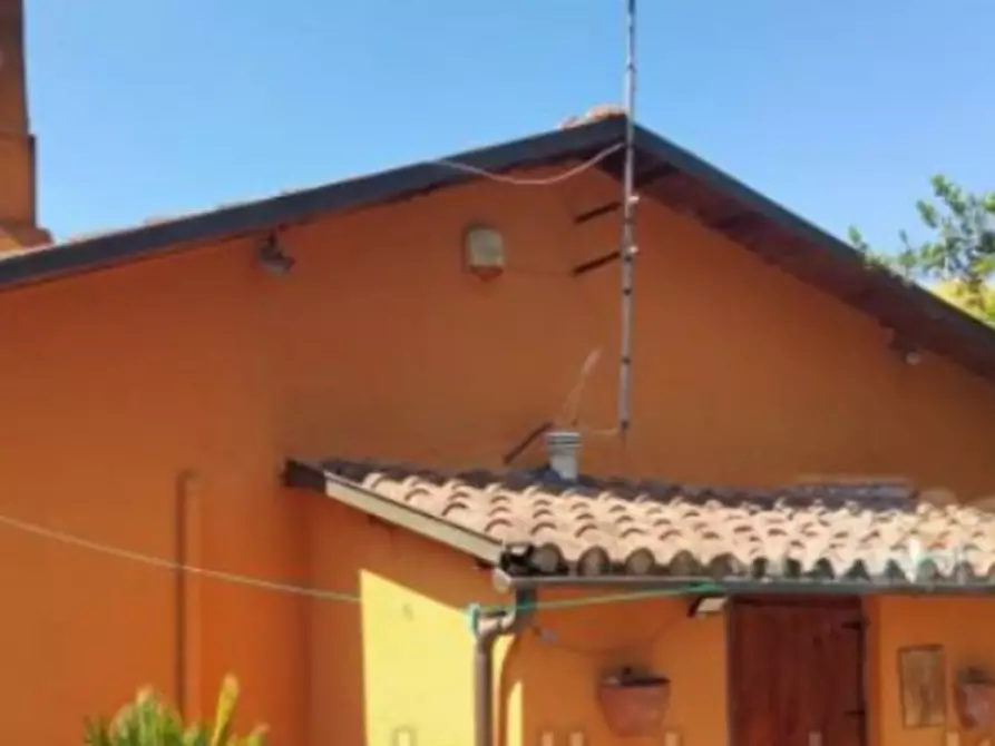 Immagine 6 di Villa in vendita  in Via Erode Attico a Roma