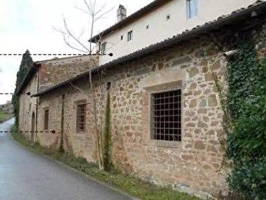 Immagine 15 di Stabile in vendita  in Figline e Incisa Valdarno  a Figline Valdarno