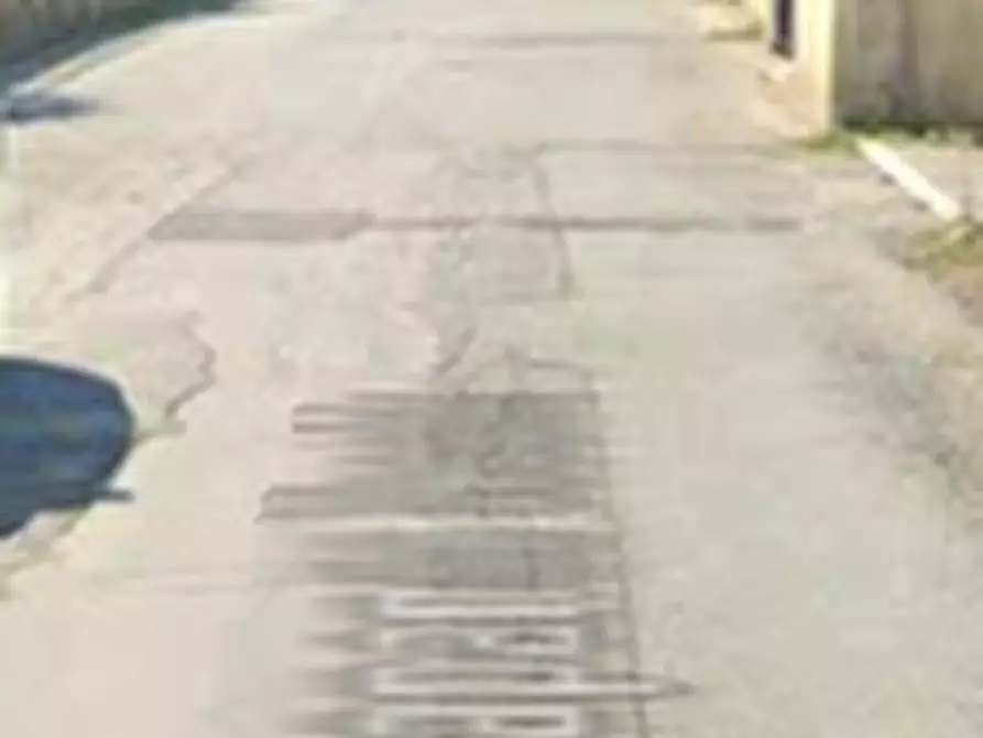 Immagine 10 di Magazzino in vendita  in Via delle Capanne  a Pistoia