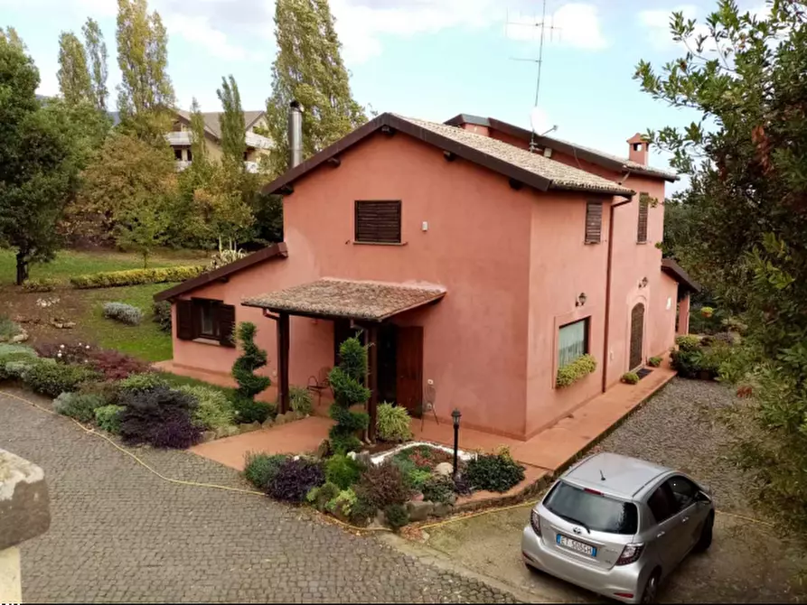 Immagine 1 di Villetta a schiera in vendita  in Via Colle San Giovanni a Velletri